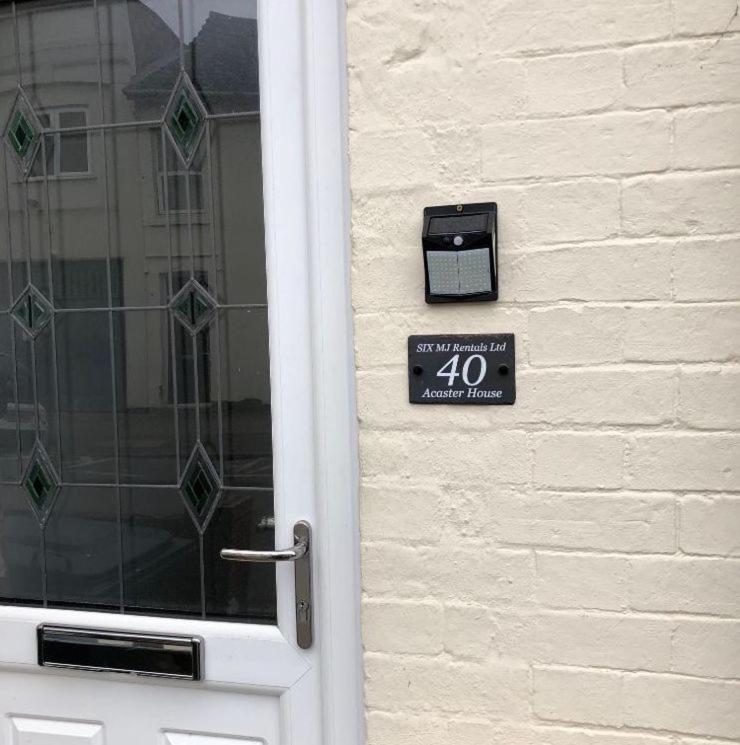 Acaster House, X4 Rooms With En-Suites X1 Room Private Bathroom, Street Parking, Close To Train Station Kettering Exterior photo